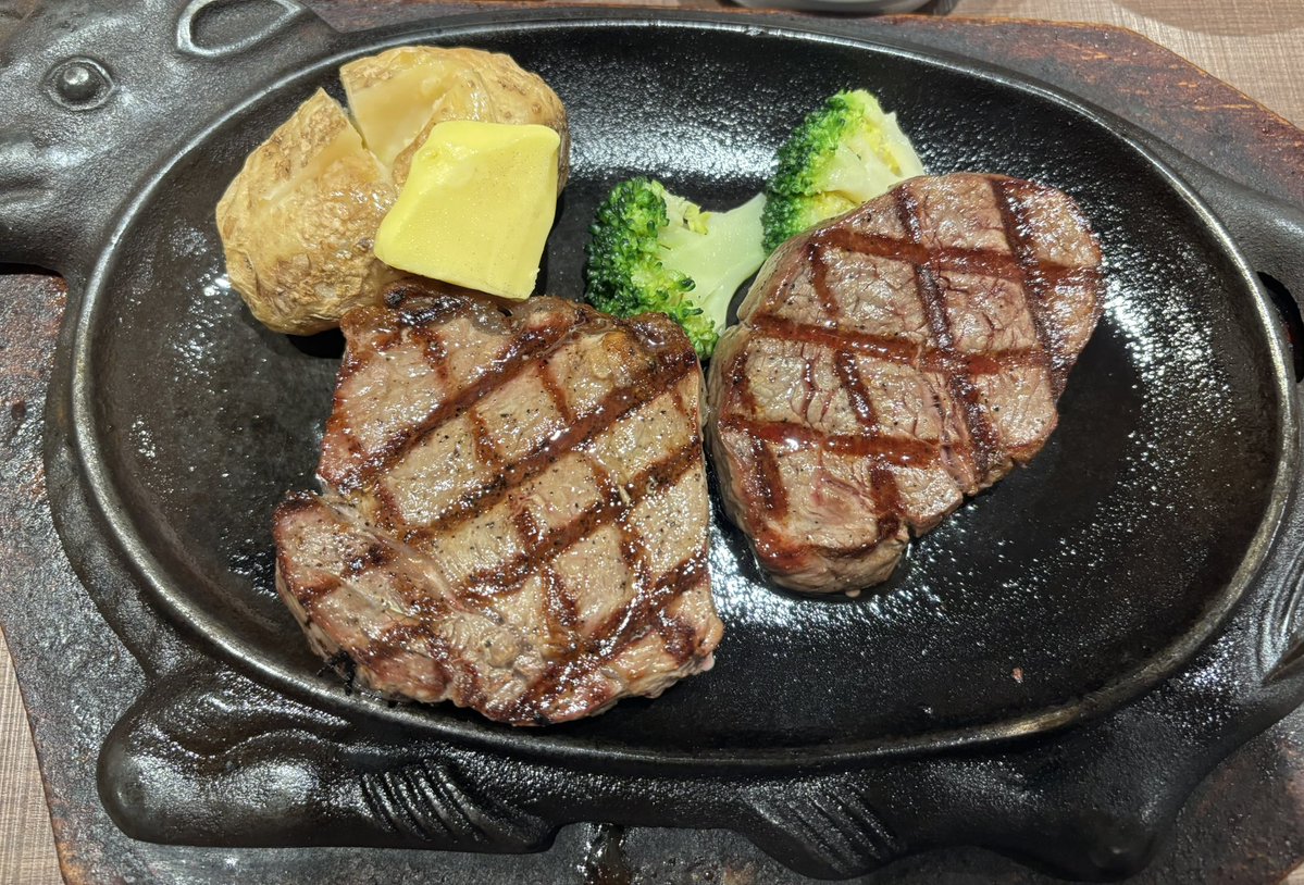 AndromedaTree's tweet image. Wロインステーキ🥩😍😋