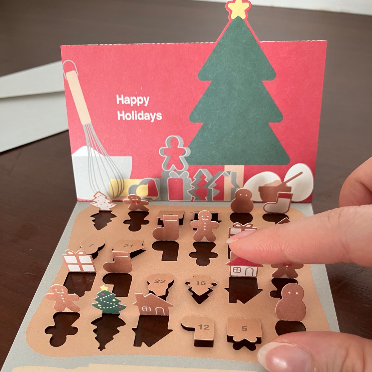 12月1日から、毎日ひとつずつモチーフを立ち上げ、クリスマスイブまで