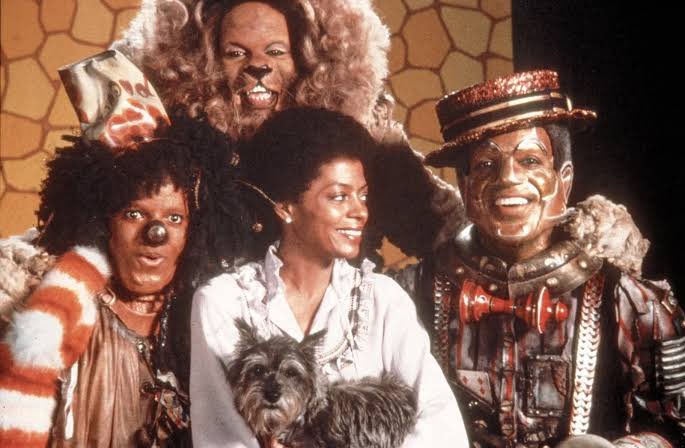 ryad__c's tweet image. J’vais maintenant avoir le droit de regarder The Wiz, film de Sidney Lumet avec Mickael Jackson et Diana Ross, desfois la vie nous offre de beaux cadeau