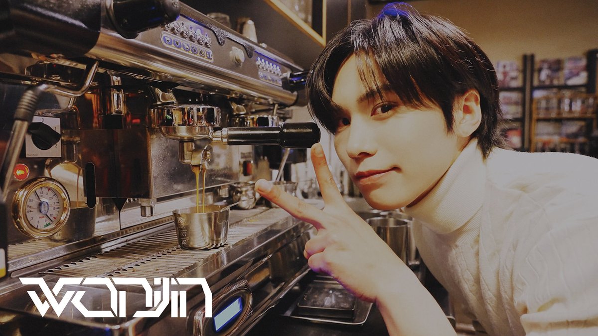 wonijin_ent's tweet image. ROCKY (라키) — ‘Forever and Ever’ Special Video

🔗 youtu.be/NTv59DN8NC8

2025.11.22(토) 12PM (KST) Release

라키가 하모의 색으로 물드는 순간들,
서로 울고 웃으며 차곡차곡 쌓아온 행복한 매일. 💞
그리고 11월 22일,
우리만의 사랑스러운 기록. 📖

#라키 #ROCKY #하모 #HAMO…