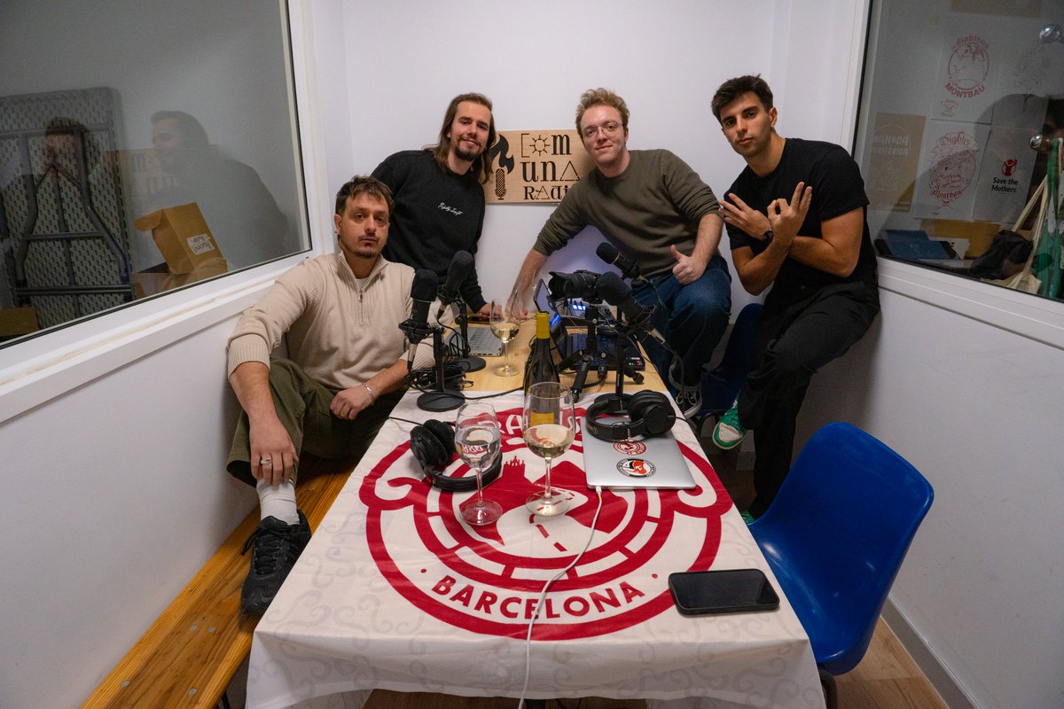 larrabassadabcn's tweet image. L&apos;hora és greu. Hem hagut de trucar al gurú de l&apos;esquerra independentista per parlar-ne. 

Aquest dilluns (o aquest vespre pels mecenes), en Marc Sarrats torna a l&apos;Arrabassada.