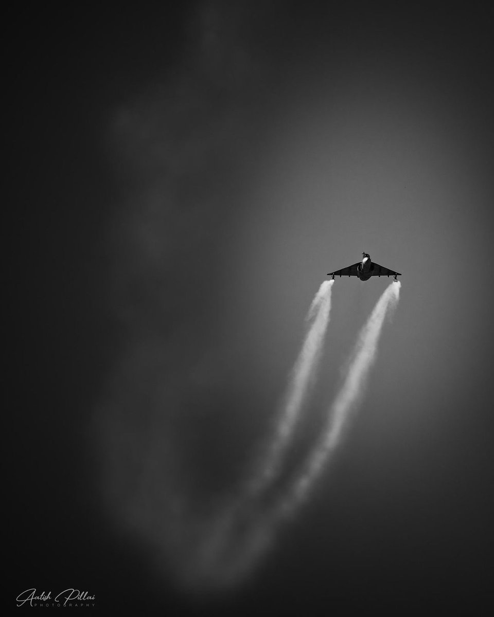 JM_Scindia's tweet image. He guarded our skies with valour, and the sky will always bear his signature.

This striking image of Wg Cdr Namansh Syal from his Tejas sortie in Guwahati now stands as a timeless memory of his courage and service that the nation will forever honour.🇮🇳

Photo: @severerocket