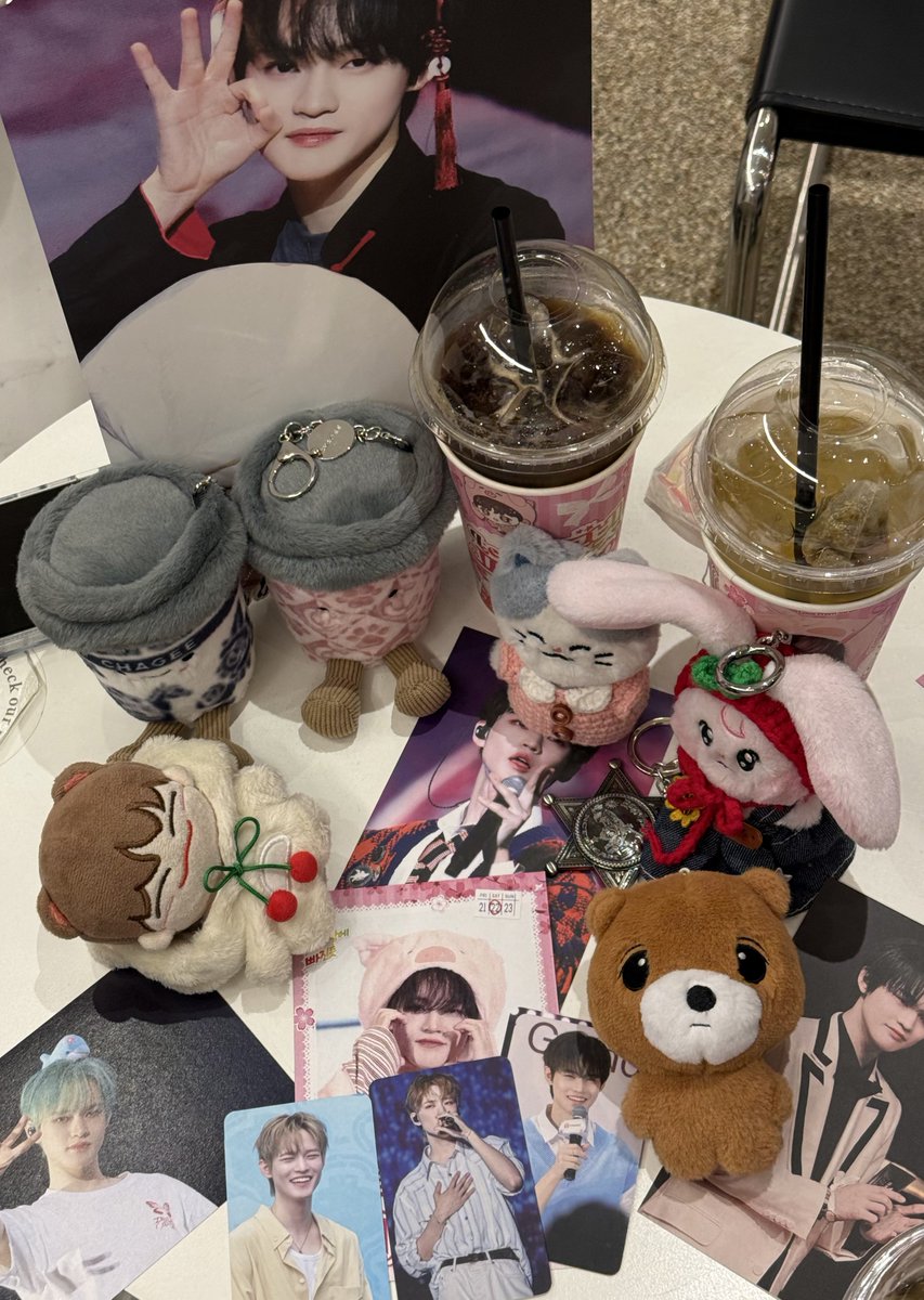 pingu813_'s tweet photo. 천러생카 다녀왔더요😻😻
모든공간이 천러로 가득차있어서 너무 행복했둠 ‼️‼️
#Main_ChefLe
#다시_사랑에_빠진듯
#천러선배_24번째생일_축하해로
#LucidStarCHENLEDay https://t.co/moaGfjl8qt