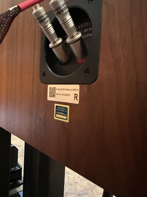 otaiaudio's tweet photo. フランスの大型スピーカーREVIVAL AUDIO ATALANTE 5をレビュー!
30cmウーファーがもたらす等身大のボーカル、広大なスケール感、ゆったり聴ける安心感。展示開始してますので、気になる方はぜひ!
https://t.co/IJXU5IhrvM
#オーディオ #スピーカー #REVIVALAUDIO #ATALANTE5
#OTAIAUDIO https://t.co/kzDH0ufF2C