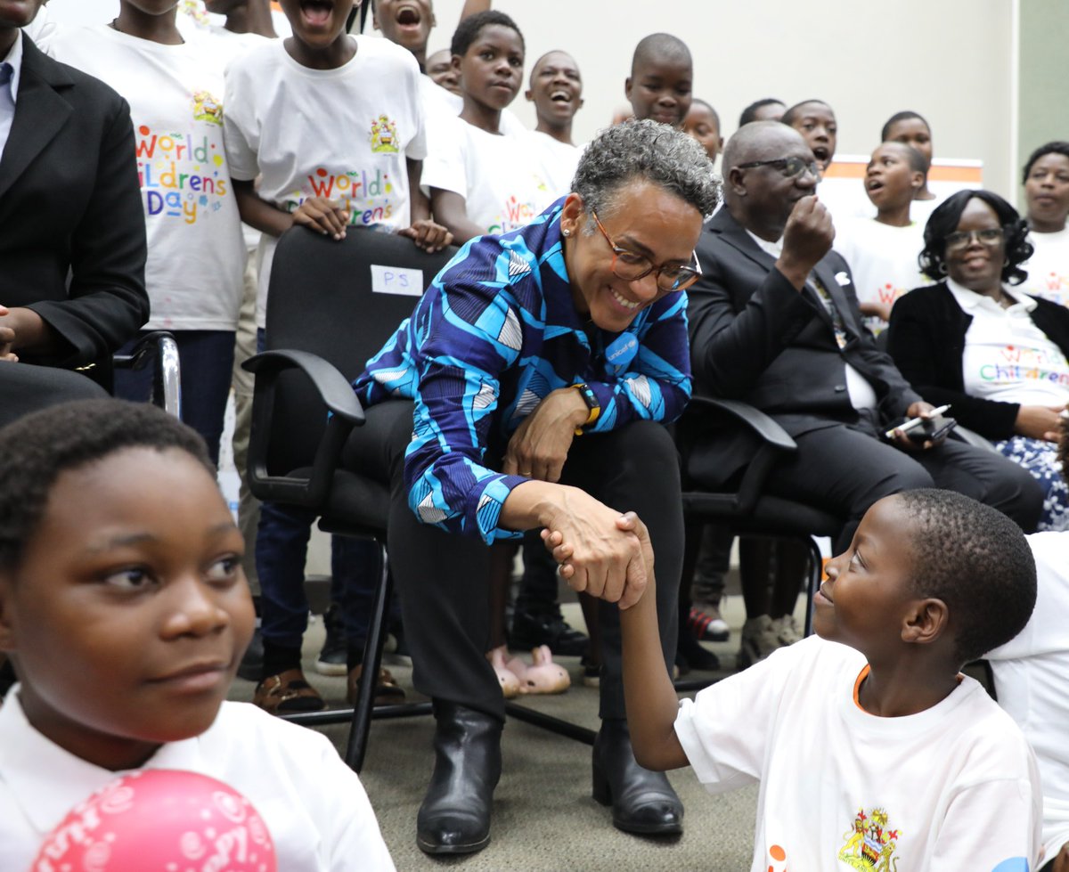 UNICEFMalawi's tweet photo. Children's voices matter.
Their dreams matter.
Their rights matter.

"Let’s carry forward bold ideas of Malawi’s children into policies, budgets and action. Because when children thrive, Malawi thrives," - UNICEF Rep @PennyUnicef on marking #WorldChildrensDay

#MyDayMyRights https://t.co/sOY3GhM6Tn
