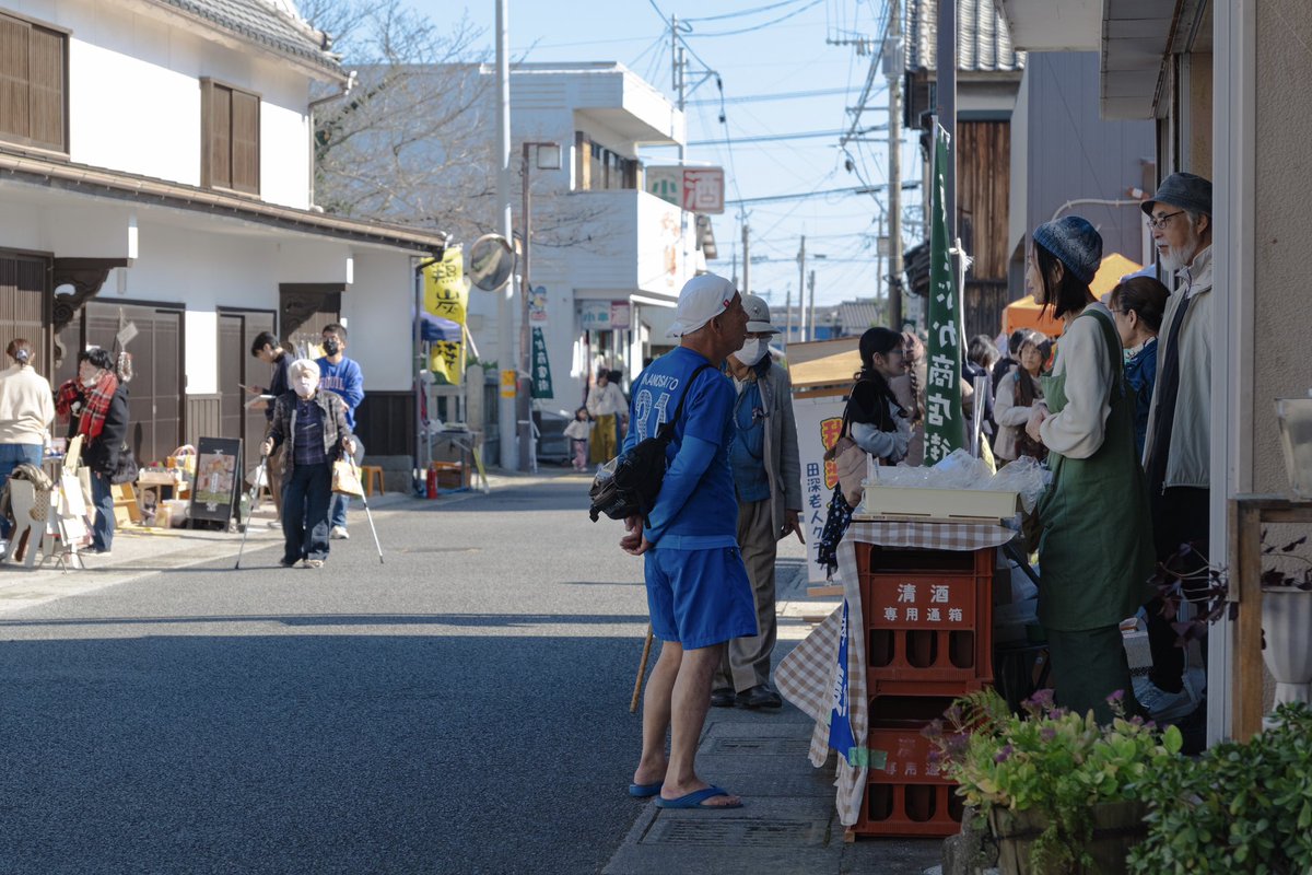 tabukaproject's tweet photo. 近ごろ田深では...
本日秋晴れのもと
『たぶか軒先市』
無事開催と相成りました。
田舎の小さな商店街が
ほっこり賑わいました♩
ご来場いただき
誠にありがとうございました！
※次回イベント/夏の「夜市」
春の「軒先市」おやすみ
Photo by
@toratigerjiro 
#国東
#田深商店街
#地域活性化 https://t.co/BjryKCjFET