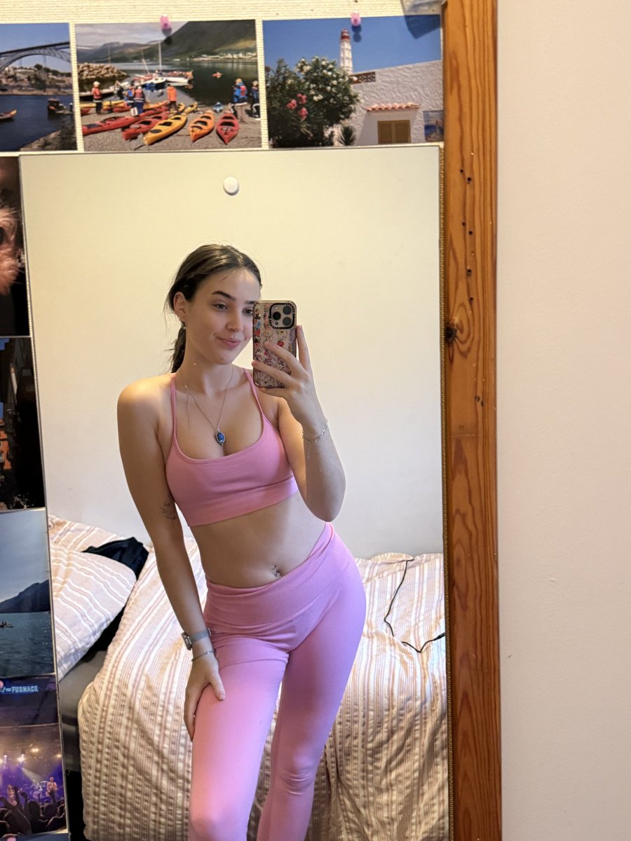 morgieb9's tweet image. Pink to make who wink?