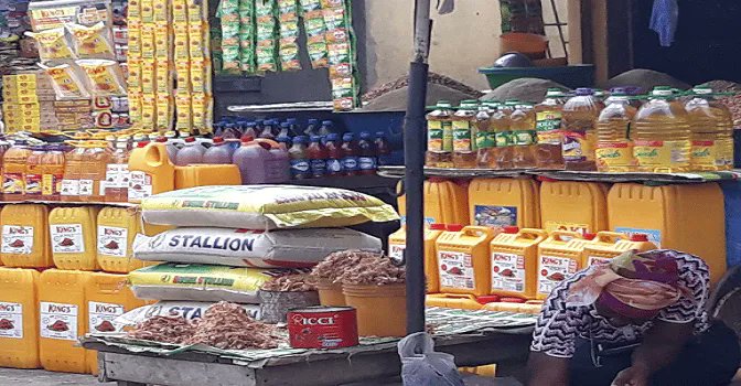 phmarketwoman's tweet photo. Dear Pitakwa people
Your market woman dey greet oo😂
Abeg make una send me on errands this Christmas season.
I do deliver am sharp sharp.
Call me on 08024186276
#porthacourt #PHTwitterCommunity https://t.co/SUCk51LPRI