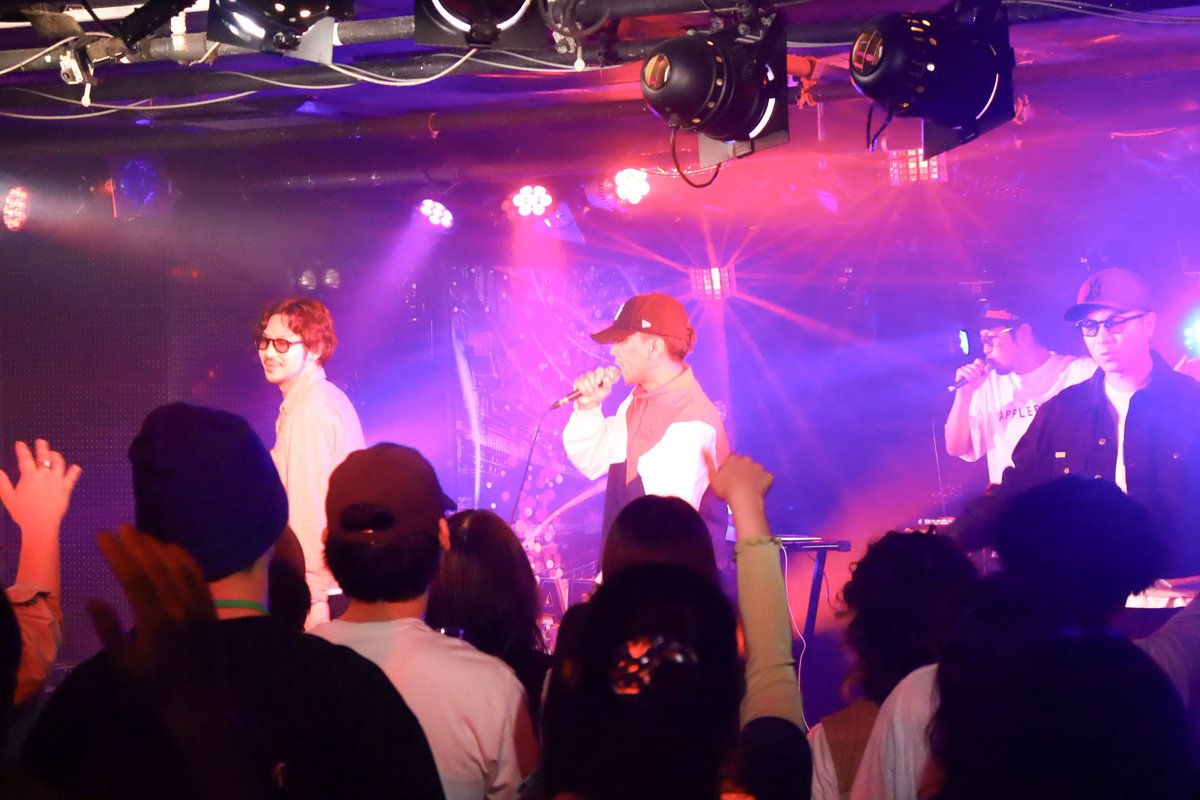 s_w_a_g_3's tweet photo. 年内最後のライブ、
思い返しても楽しかったイベントでした💃

@studio_coward https://t.co/iQEZJipmCa