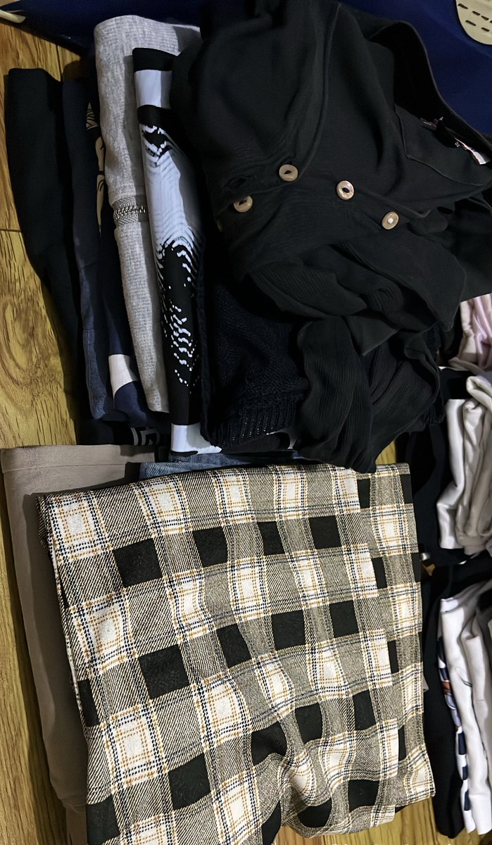 levigfs's tweet image. hai temen temen 👋🏻 

aku mau preloved baju kebetulan abis beresin baju start 10k aja yukk kondisi bagus banget pemakaian pribadi🥹🫵🏻🆙ada yang free juga setiap pembelian di akuu😋

up dibawah yeaaah👇🏻👇🏻👇🏻