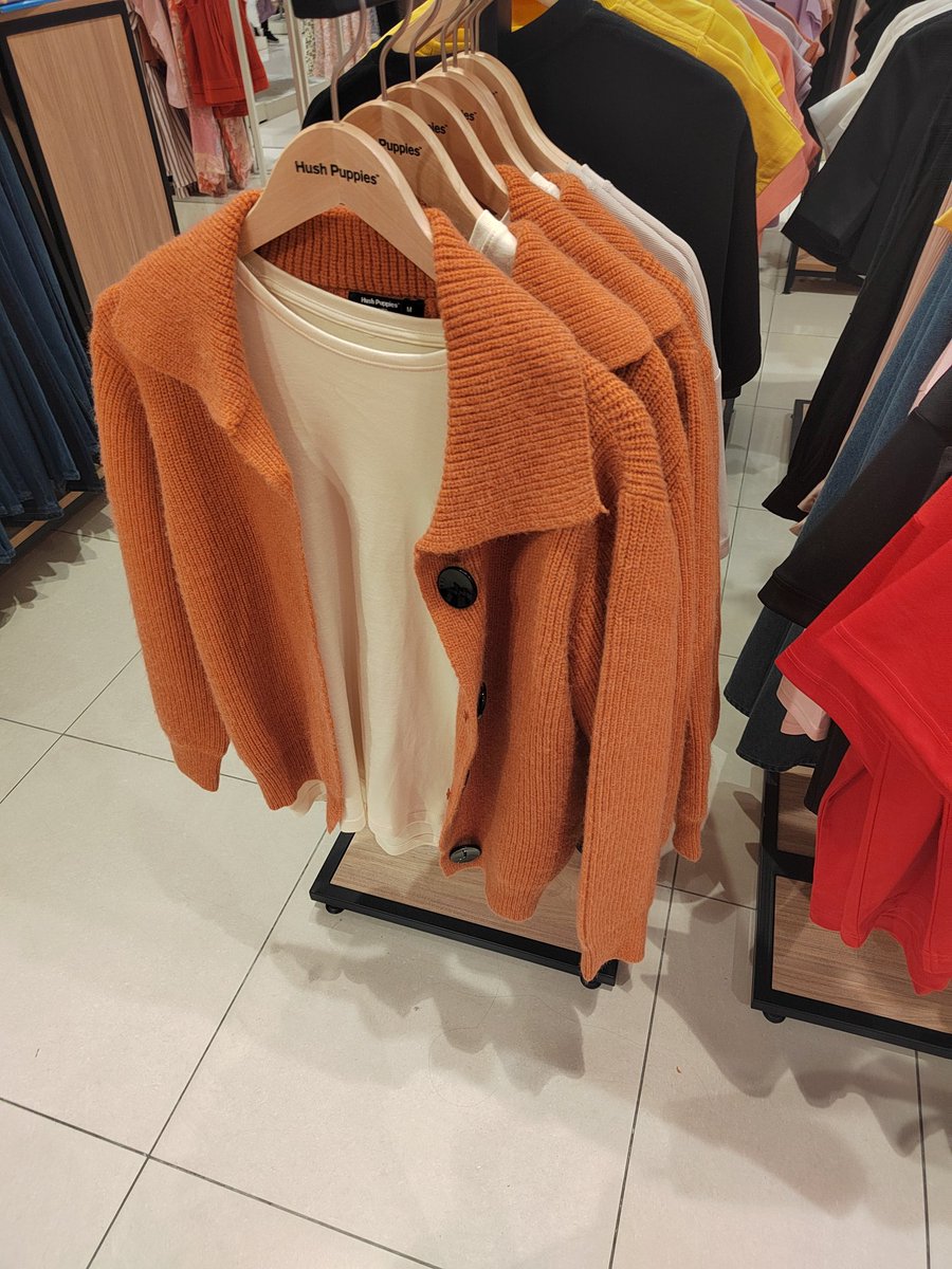rayofjahan's tweet photo. Isn't this outfit so jahan core https://t.co/BVhNK2TaH5