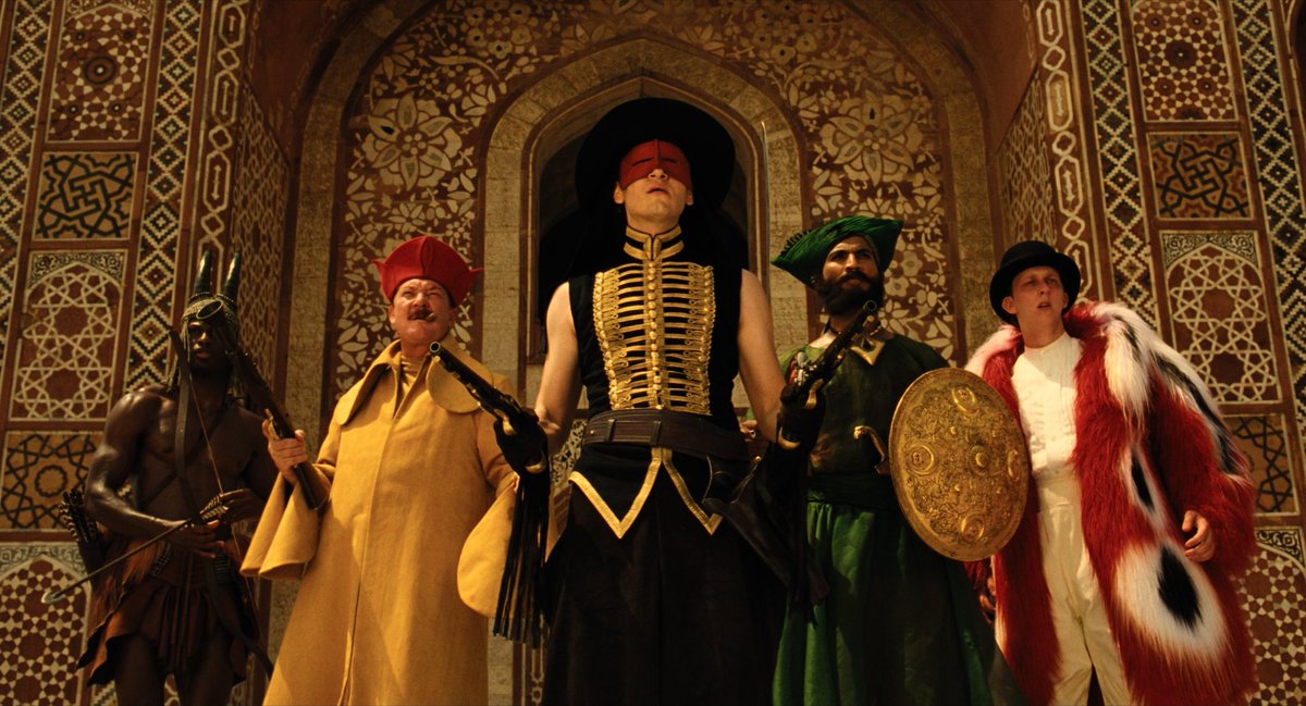 320chicken's tweet image. ｢落下の王国｣ &amp;lt;4Kデジタルリマスター&amp;gt; 鑑賞。

傷ついた青年が無垢な少女に語って聞かせる、壮大な愛と復讐の御伽噺。
作品自体は2度目の鑑賞だったけどやっぱり唯一無二の美しい映画。
どこを切り取ってもまるで名画な風景や衣装センスの妙は言わずもがな、魂で通じ合う2人の絆が胸をうつ傑作です。