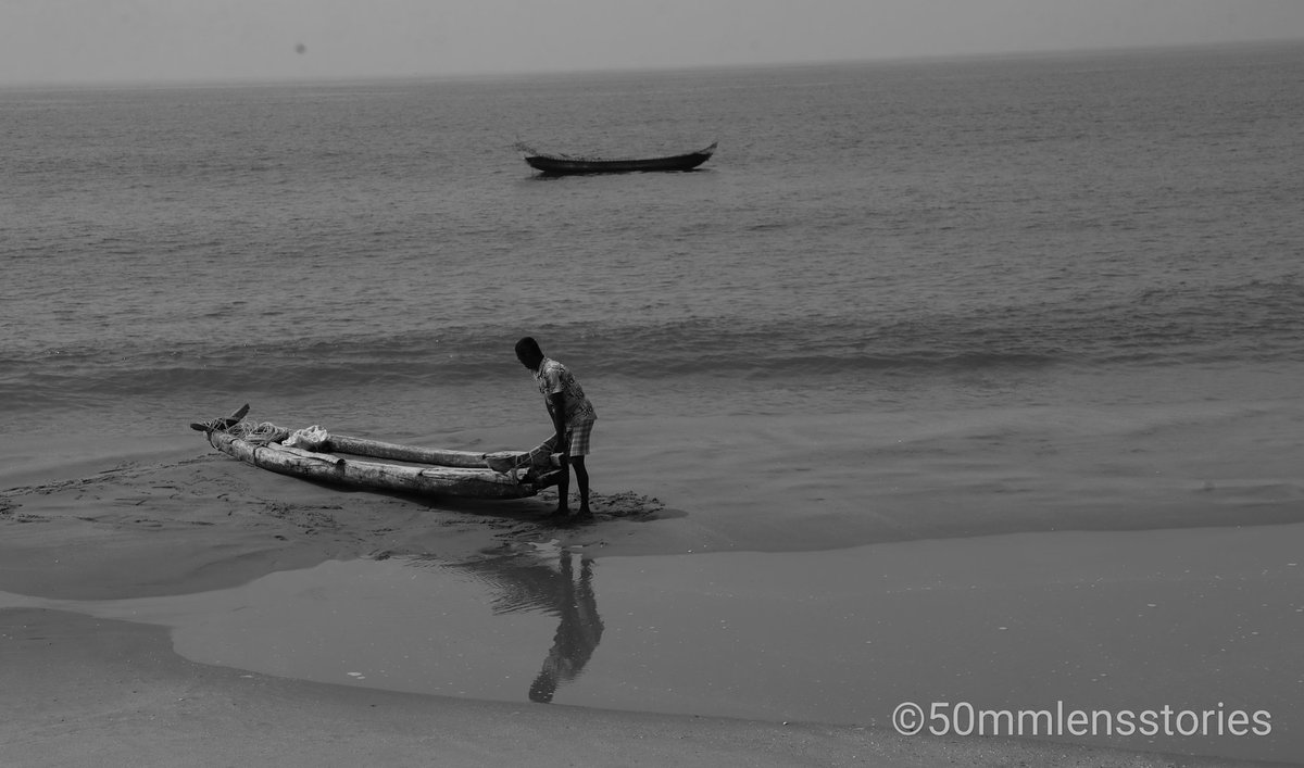imNoelDon's tweet image. Fisherman and his kattumaram...

Kattumaram is a traditional Tamil watercraft used in the Coast of Southern India, Sri Lanka, and Bangladesh. 

#catamaran #southindia #india #fishing  #blackandwhite #boat #fisherman #kerala #canon #canonphotography #50mmlensstories #imnoeldon