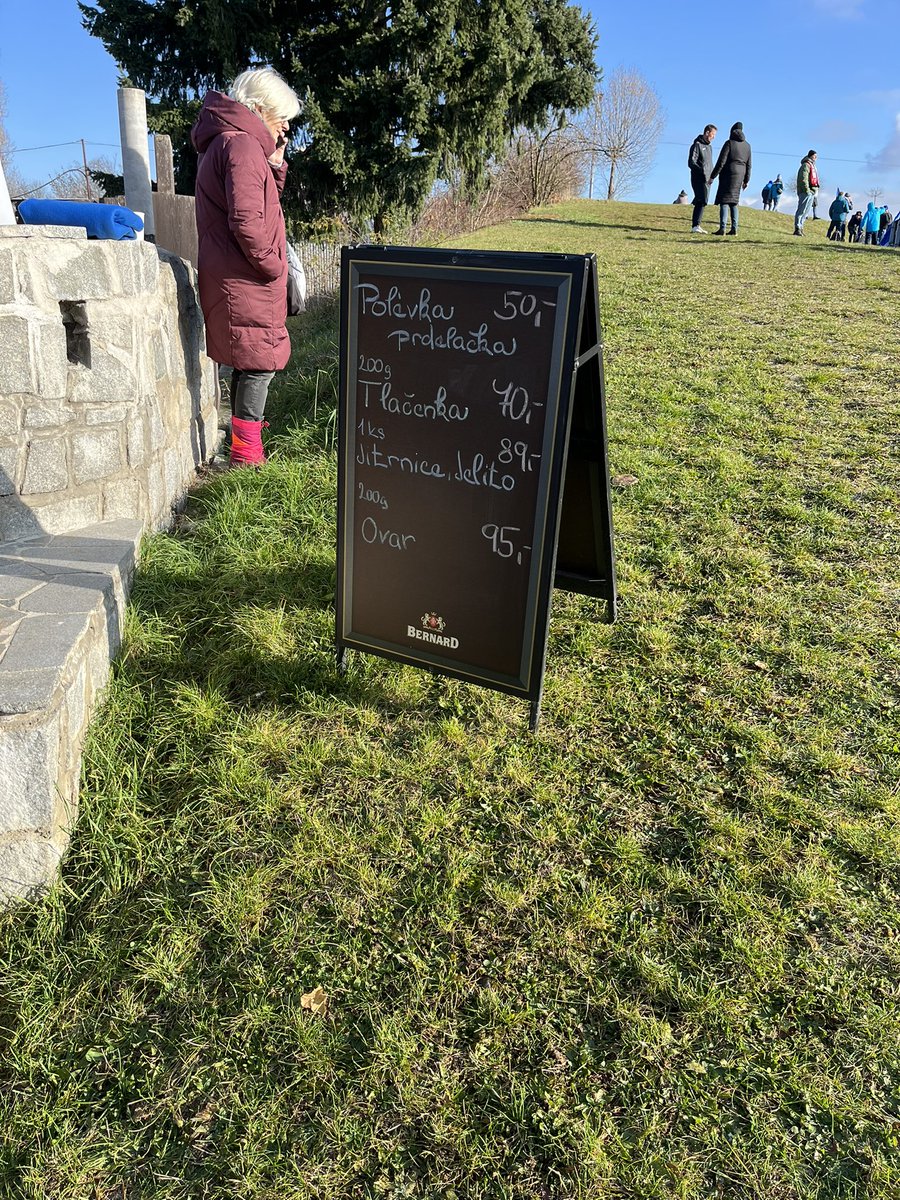 Ještě, že je ten fotbálek