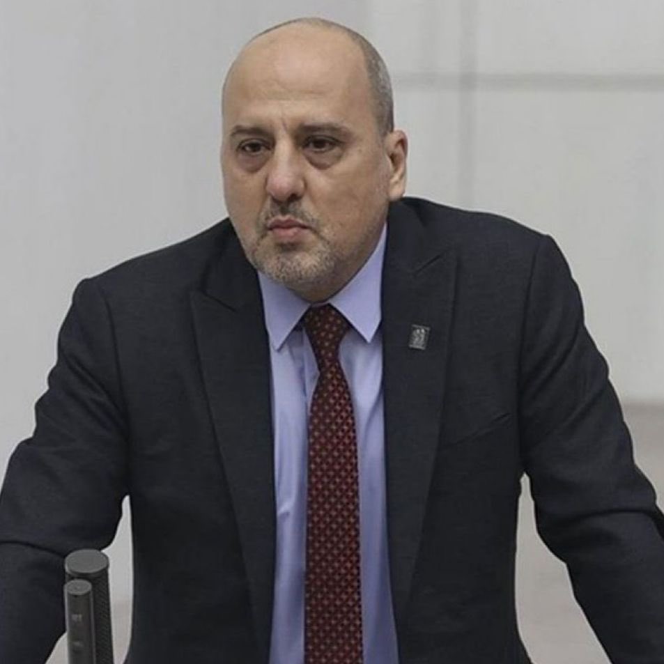 dailyturkist_'s tweet image. Defne Samyeli’nin kardeşi Sühan Samyeli’den, “Gerekirse Kandil’e de gidilmeli” diyen TİP’li Ahmet Şık’a yanıt:

“E siktir git.”