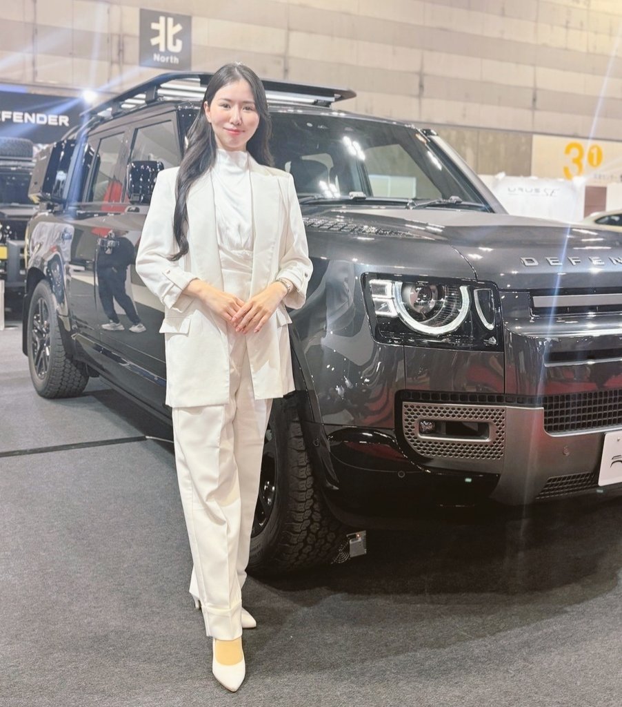 mashiro_mikami's tweet image. ◆ジャパンモビリティーショー名古屋◆

レンジローバー・
ディフェンダー ブース様にて
お世話になっております✨✨

３日間、よろしくお願いいたします！

撮影していただいた写真は
DMにご送付いただけると嬉しいです☺️
掲載許可もDMで承っております✨
#JapanMobilityShow
#rangerover
#defender