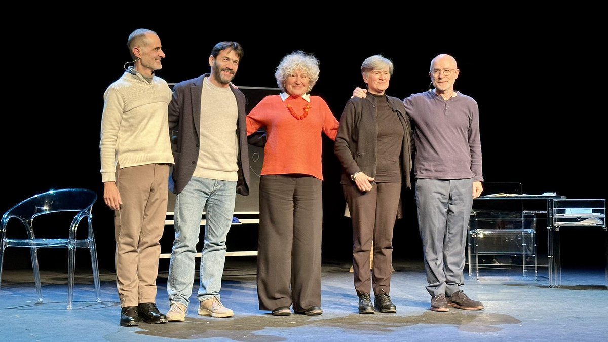 Fue un placer asistir ayer en el <a href="/cbamadrid/">Círculo de Bellas Artes - Casa Europa</a> a la obra de teatro 'La Entrevista', escrita por <a href="/letxenike/">Luisa Etxenike</a> y <a href="/G_A_Schwartz/">Gustavo Schwartz (find me in BlueSky)</a>, dirigida por José Vicente García y Pilar Martín, e interpretada por José Cembranos y Tiberio Ezquerra <a href="/TeatrIEM/">TeatrIEM</a> 

👏👏👏👏#BienalCiudadYCiencia!