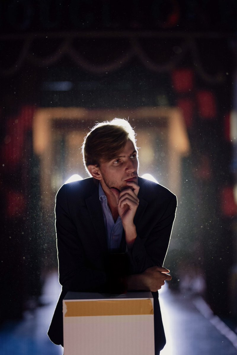 Mes chers amis,

Je prends quelques minutes pour vous écrire directement et vous partager mon état d’esprit face aux innombrables attaques que nous subissons, notamment depuis l’annonce du boycott du site internet de Frontières par Leroy Merlin, sur la demande de LFI et des