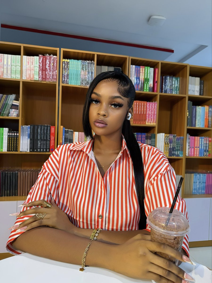 ellaa__omaa's tweet image. Just another day being that girl😌✨