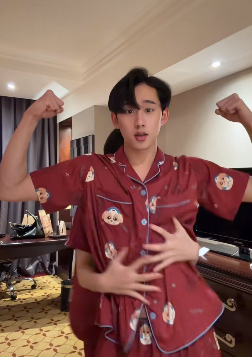 cinnamochan08's tweet image. #WilliamEst two tweet au from MOREO.

; Bebe hamil?