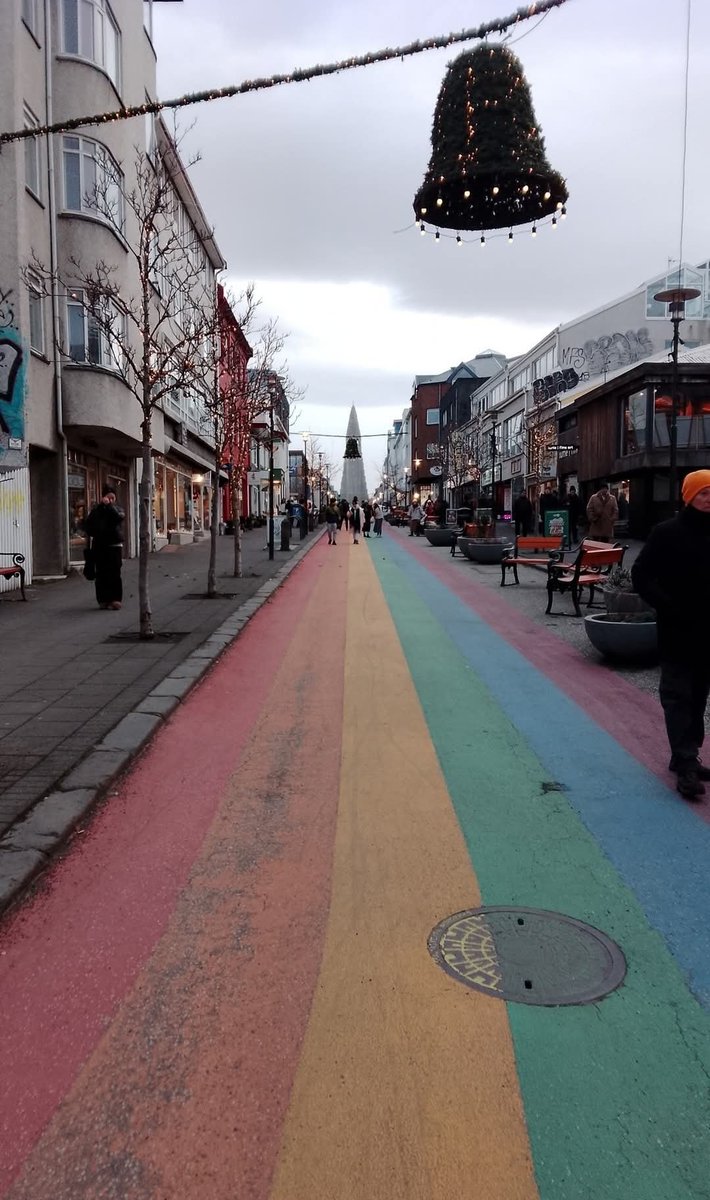 Iceland, won biggest flag in rhe world