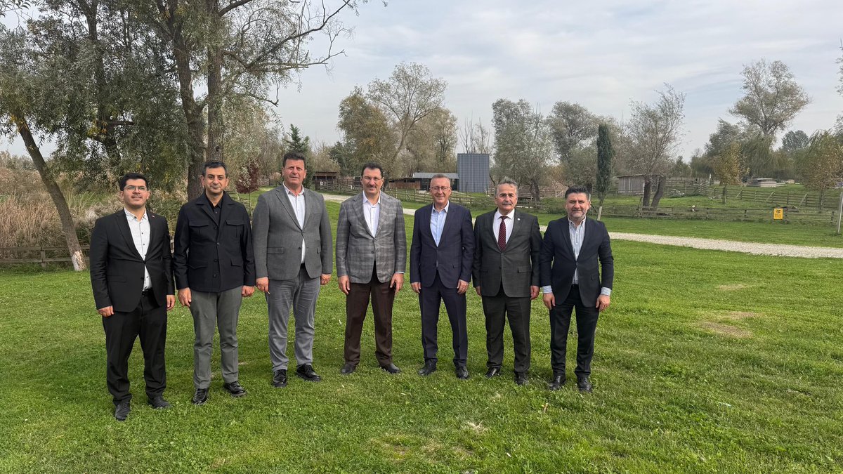 Arifiye Belediye Başkanımız İsmail Karakullukçu’nun ev sahipliğinde; AK Parti Genel Başkan Yardımcımız ve Seçim İşleri Başkanımız Ali İhsan Yavuz, Sakarya Büyükşehir Belediye Başkanımız Yusuf Alemdar, Akyazı Belediye Başkanımız Bilal Soykan, Pamukova Belediye Başkanımız Fatih