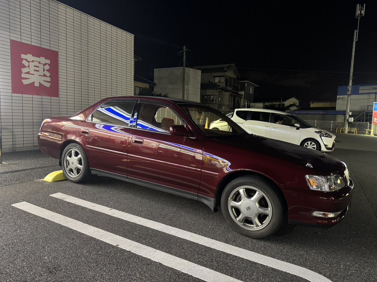 純正タイヤが売れたのでとりあえずで履かせてるけど 何気にいいですなこれ