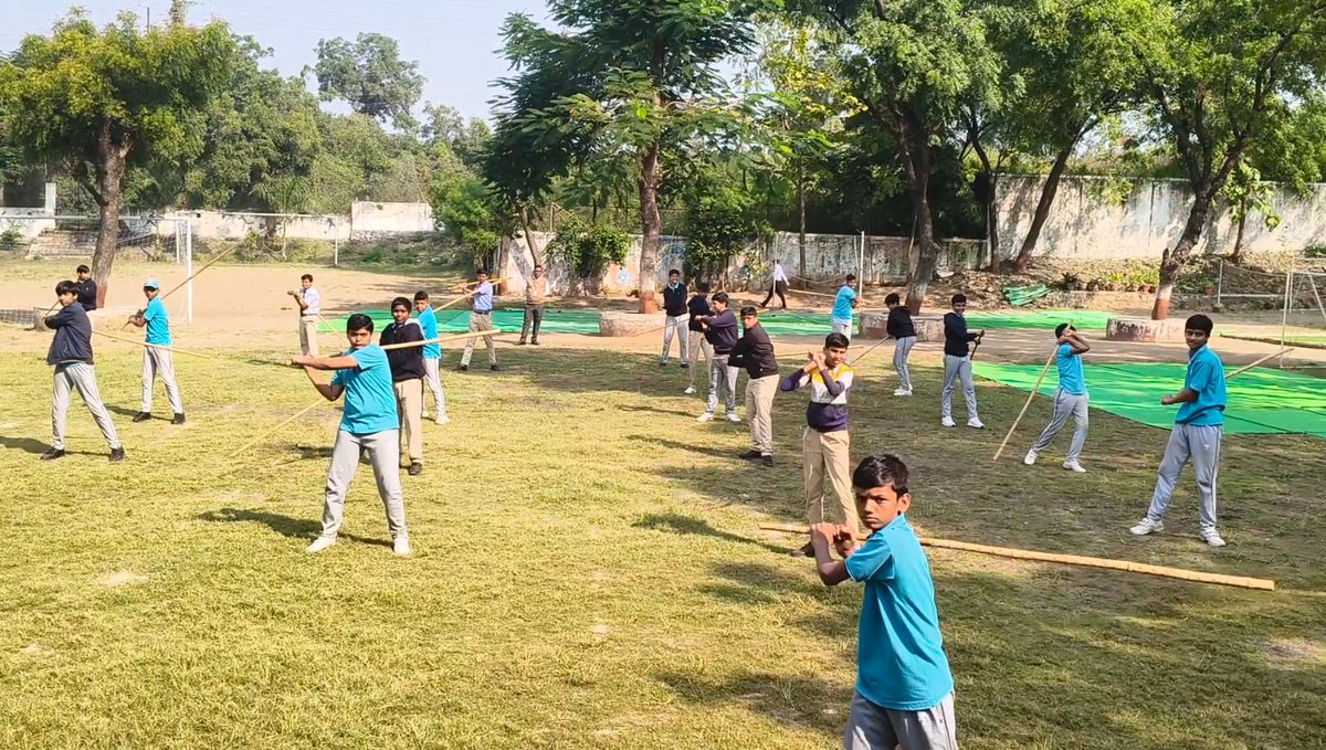 HJS_PJ's tweet image. Self-Defense Training Camp
Organized by @HinduJagrutiOrg

Participation of more than 240 students in a 3-day Lathi-Kathi training camp at &apos;Podar International School&apos; in Jalgaon

@SachdevaAmita @AtriNeeraj @kajal_jaihind @KapilMishra_IND @Ramesh_hjs @UdayMahurkar