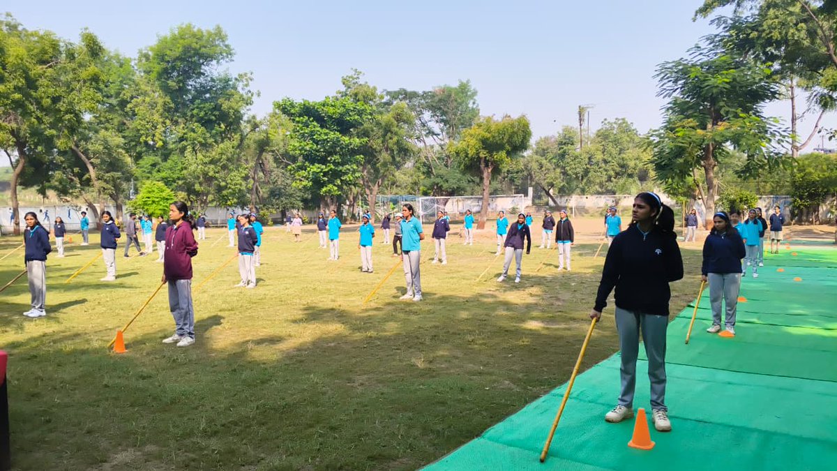 HJS_PJ's tweet image. Self-Defense Training Camp
Organized by @HinduJagrutiOrg

Participation of more than 240 students in a 3-day Lathi-Kathi training camp at &apos;Podar International School&apos; in Jalgaon

@SachdevaAmita @AtriNeeraj @kajal_jaihind @KapilMishra_IND @Ramesh_hjs @UdayMahurkar