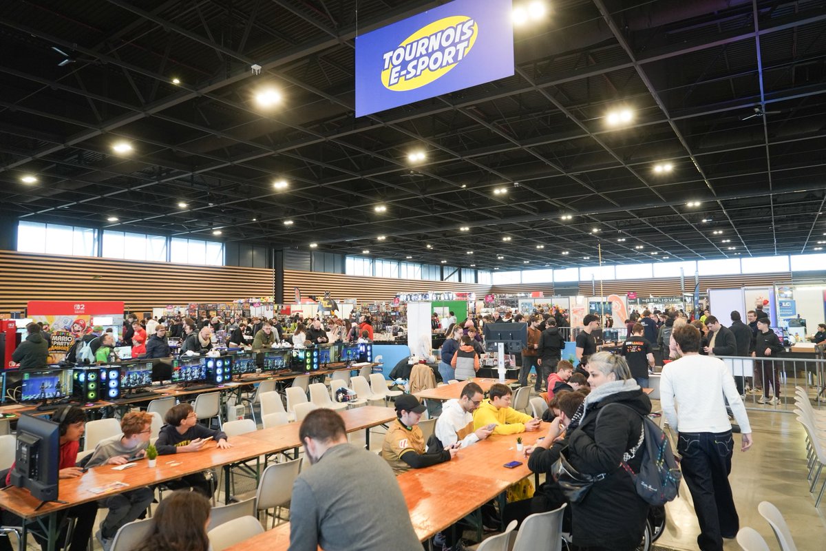 VilledeReims's tweet image. Jusqu'à dimanche, retrouvez au Parc des Expos le @GameInReims51, un événement dédié aux jeux, à la pop culture et au manga. Au programme : village gaming, espaces #jeux vidéo, de rôle et de société, animations #cosplay, rencontres et autres surprises. =&amp;gt; bit.ly/3X2b1nC