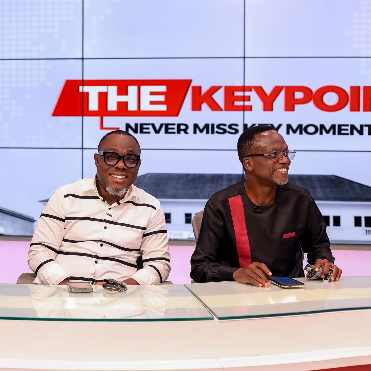 Zakpe_abd's tweet image. A reconciliatory moment as Dr. Domfe and Prof @vangyampo settle all misunderstandings.

#TheKeyPoints #TV3GH