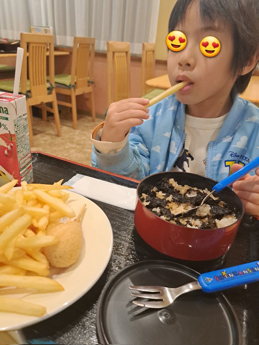 wss1axG3qm2qidn's tweet image. 今日の晩飯は…久しぶりの感じがする

「幸まさ」❗

孫はやっぱり「いつものイモ」
娘「たぬきうどん」
ババ「チキン南蛮定食」
アタシはわがまま言って
期間限定お得メニュー
「メンチカツ弁当」を定食に👍️

そして、おビール🍺

今日も１日お疲れさまでした❗オレ…
カンパーイ🍺✨🍺
#幸まさ