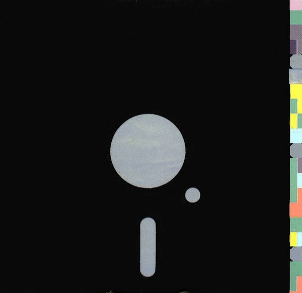 REDEROS2's tweet image. #NewOrder – #BlueMonday 12”（1983）
ポストパンクがエレクトロニック・ダンスミュージックへ変態した痕跡。
冷徹なビート、機械的なシーケンス、低体温のヴォーカル。
#JoyDivision の背骨を失った彼らが、喪失の先で見つけた“ダンスの哲学”。
#PostPunk #FactoryRecords #ClubCulture