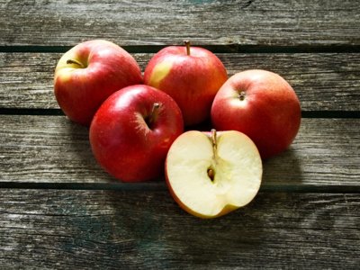 आपलोग सेब खाते हैं कि नहीं

बहुत फायदेमंद चीज है 😋