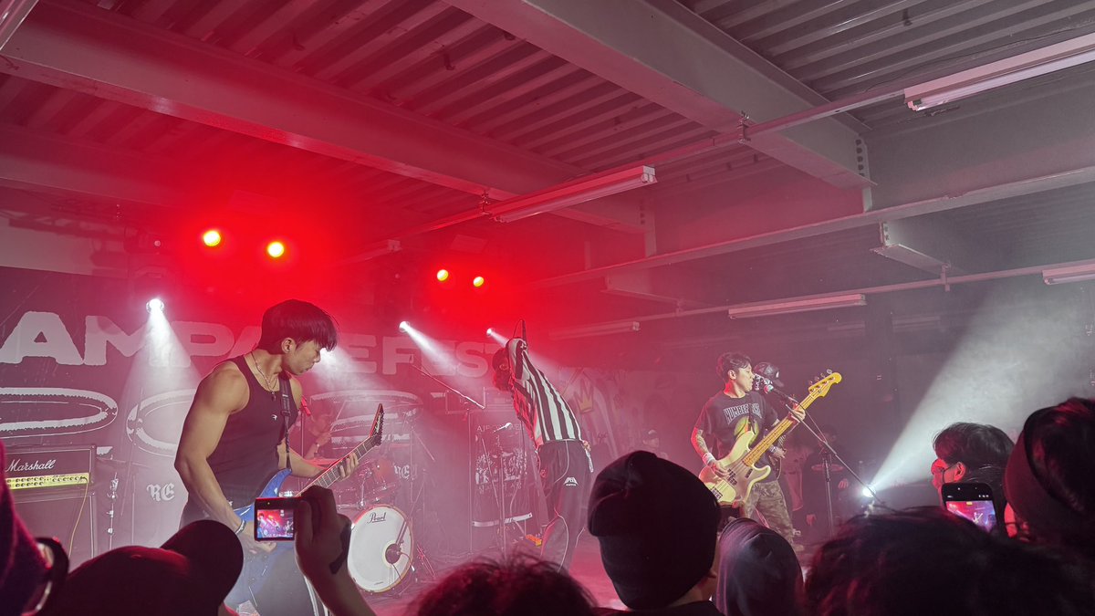 HxC_BlackMurder's tweet photo. No Shelter 공연 시작 #NoShelter #노셸터 #RampageFest2025 #RampageFest #성수동 #Seongsudong #서울 #Seoul https://t.co/vkEGLuCKA6