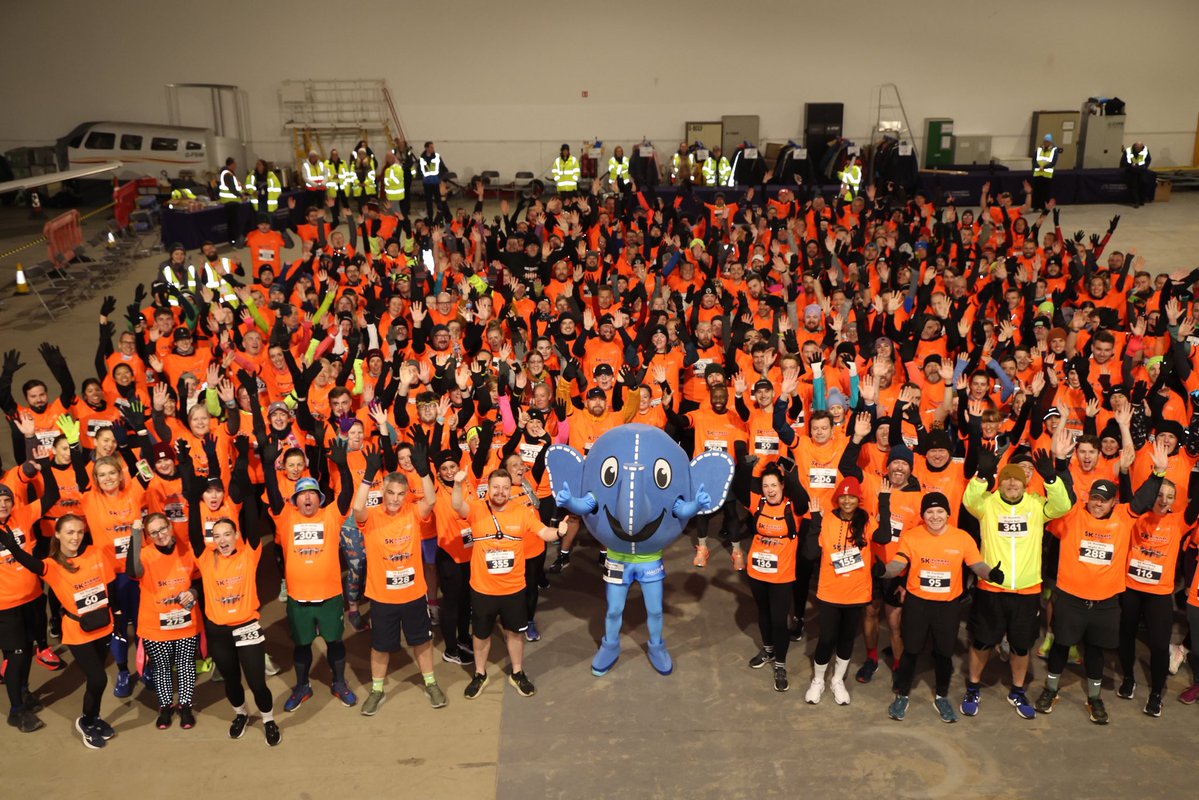 LPL_Airport's tweet image. Some snaps from a brilliant, wet and windy Runway Night Run for @AlderHey in the early hours! 🏃‍♀️🏃‍♂️📸