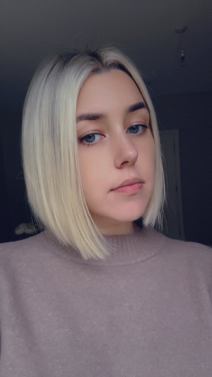 payclarinn's tweet photo. Went quiet, came back with a bob 💇‍♀️ https://t.co/euVQDHVSmc