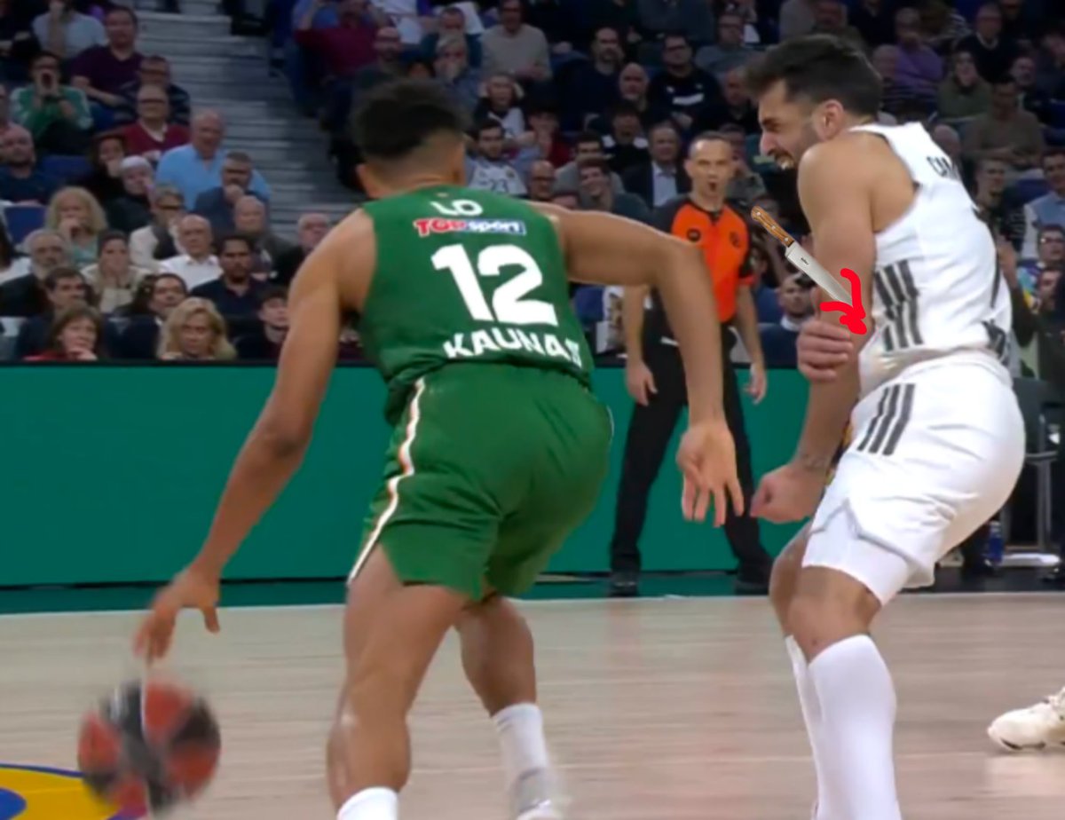 🚨 Intolerable agresión contra Campazzo 🚨

Este jueves sufrió un apuñalamiento por parte de un jugador del Zalgiris.

Poco se quejo el bueno del argentino, intentando pelear el balón pese a estar desangradose. 

En un mundo con tanto teatrero se agradece ver gente así.