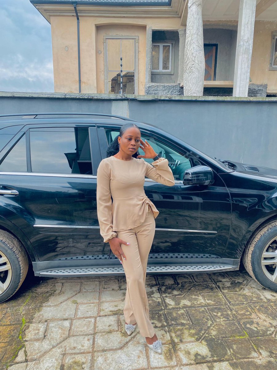 chiyoung130's tweet image. Stepping into the weekend like I own it
Sipping peace, serving looks.🎉🎉
Good weekend ahead
#thatimostatebabe
#africanqueen
#veekeeJames #stmary #niger