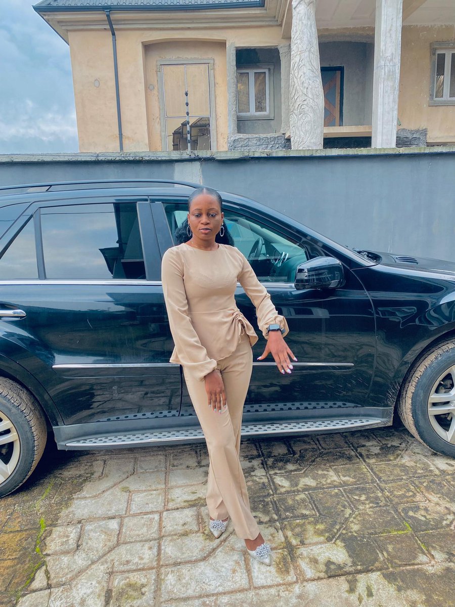 chiyoung130's tweet image. Stepping into the weekend like I own it
Sipping peace, serving looks.🎉🎉
Good weekend ahead
#thatimostatebabe
#africanqueen
#veekeeJames #stmary #niger