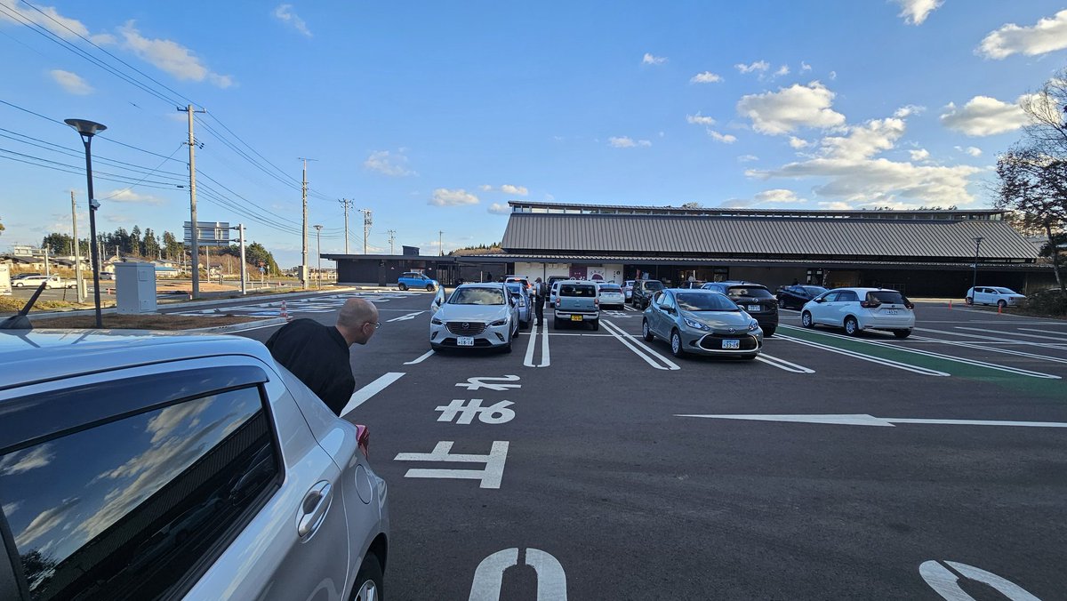 dairx71's tweet image. 番組上がりにS営業さんと道の駅のだ　ぱあぷるにパープルのサングラスを掛けてお邪魔してきました🟣
つい先日立ち寄った時には無かったものが新たに並べられていてビックリ‼
やっぱこの道の駅好きだわ✨

#ラグノオ
#道の駅ドット混む