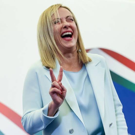 sarvmanglamcom's tweet image. This is how a PM should work. Dance passionately for the RSS point of view in elections, with no law holds barred. 

But once it’s over, learn to sing with each other in the self interest as you are pledged to dance. 

I would love to see more of this in #USA

#CentralCeeInIndia…