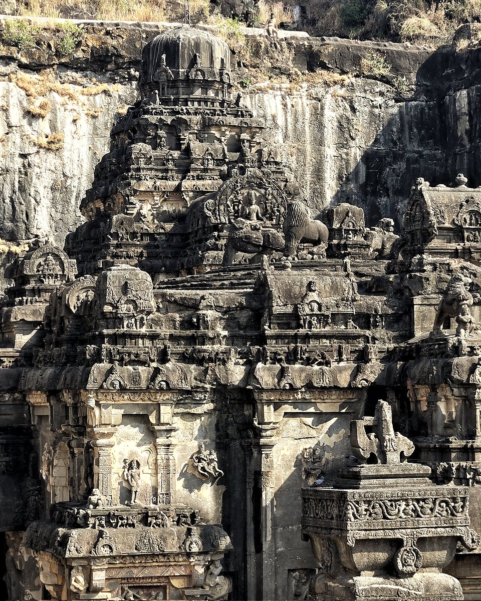 DalrympleWill's tweet image. I am honoured to be speaking tonight on The Golden Road in front of one of the very greatest wonders of the Indic world, the   great Rashtrakuta Kailasa Temple in Ellora.