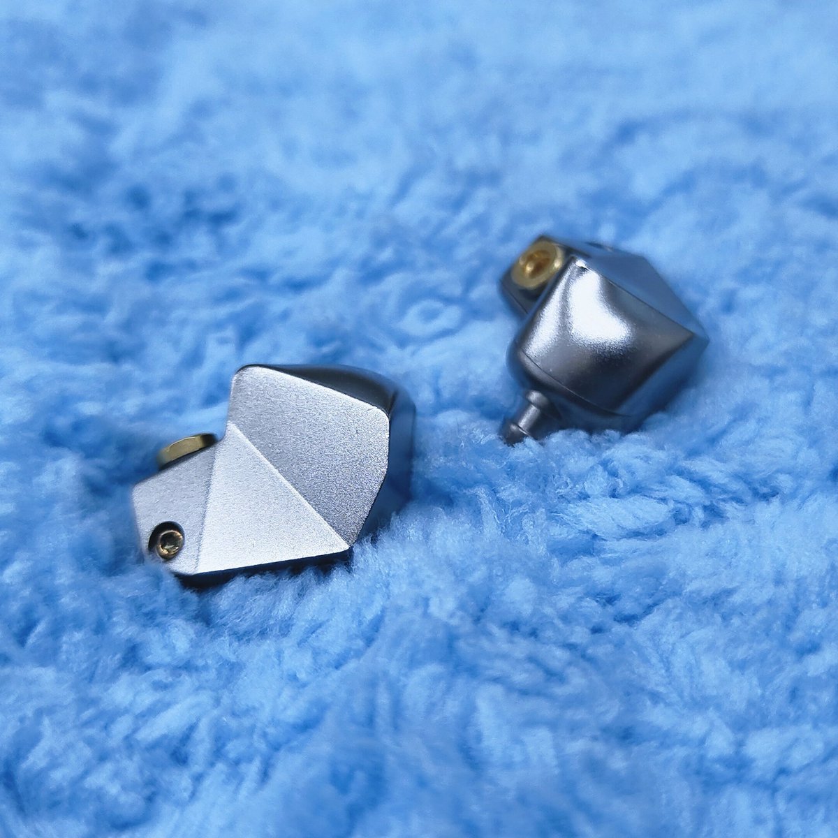 【お役立ちグッズ❗EcleaR+編】

1個あると便利！なコーティングキット、
『EcleaR+(イークリアプラス)』

ラボスタッフの愛機、#final B2をEcleaR+でクリーニング&amp;コーティングしました✨