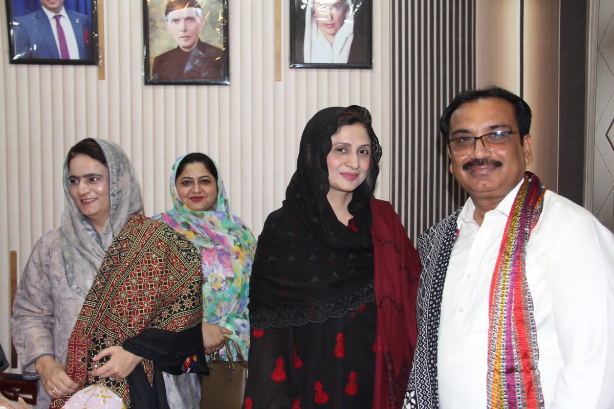 sindhinfodepart's tweet image. صوبائی وزیر برائے ترقیِ نسواں محترمہ شاھینہ شیر علی نے ایس پی او کے زیرِ اہتمام Women’s Skill Development &amp;amp; Empowerment Ceremony میں بحیثیت چیف گیسٹ شرکت کی۔ تقریب میں خواتین کی فنی تربیت، روزگار کے مواقع اور مالی معاونت سے متعلق اقدامات پر تفصیلی روشنی ڈالی گئی۔

تقریب کے بعد…