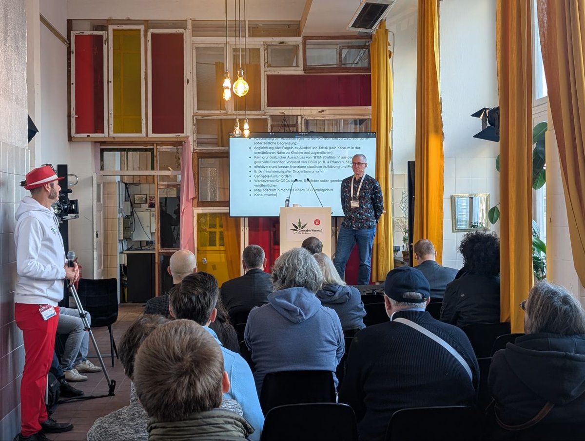 Der #CaNoKo-Samstag startet mit drei starken Sessions: Einblicke in Schweizer &amp; niederländische Modellprojekte, Halles Weg zur Modellstadt, Community-Forderungen an die Politik und die Frage, wie man als CSC mit Behörden umgeht.