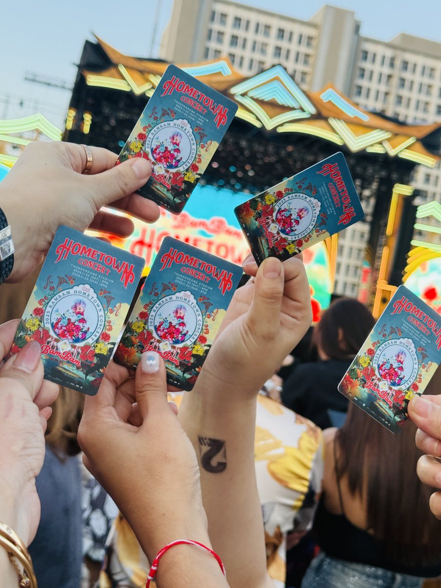 Sound Check ~ เช็คอินค้าบบบบ😍

#BamBamHOMETOWNConcertDay1