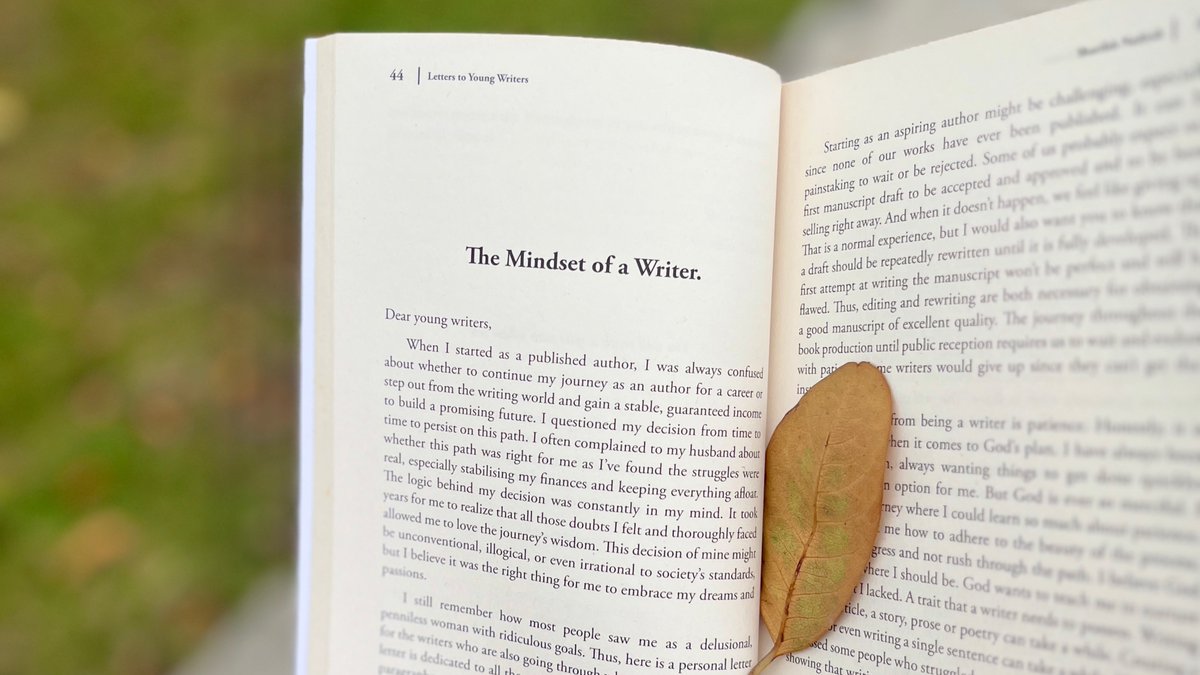 sajidareads's tweet image. Writers are always writing, either writing in their heads, in their hearts or continuously writing during breaks.

— Letters to Young Writers, Sharifah Nadirah.