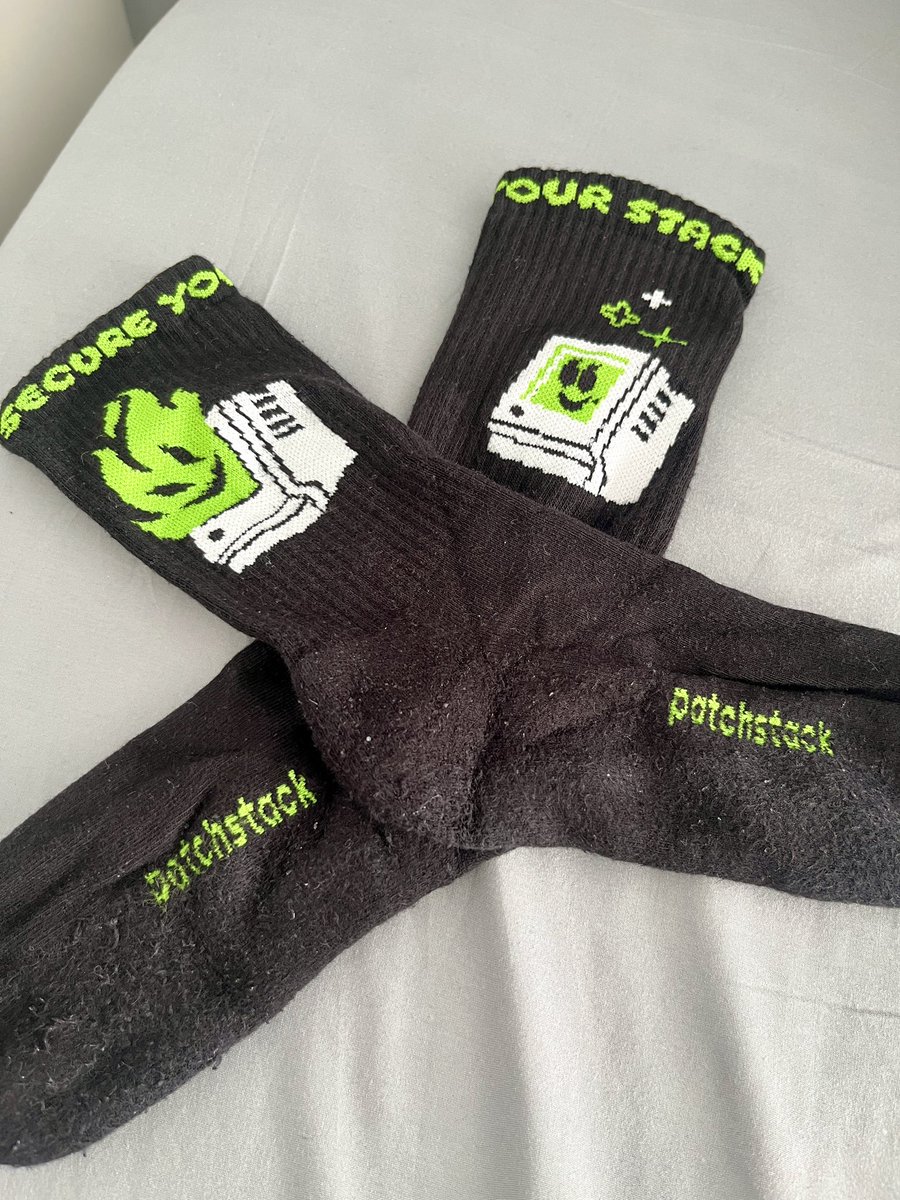 MarcoAlmeidaPT's tweet image. Wanna feel safe? Put your @patchstackapp socks on!
