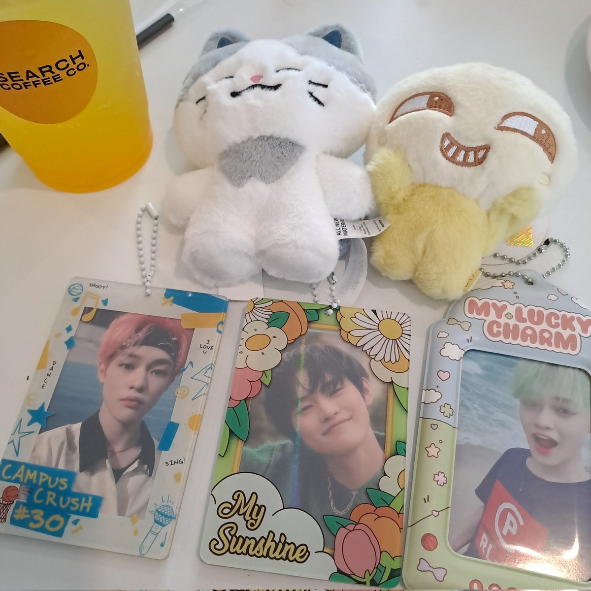 HAPPY LELE DAAAY!! 🤍 

Cat Chenle Day
#천러선배_24번째생일_축하해로 
#LucidStarCHENLEDay
#BrightSkiesEndlessDreamsWithCHENLE